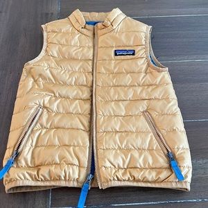 Boys Patagonia puffy vest - mustard exterior - blue inside - 3t